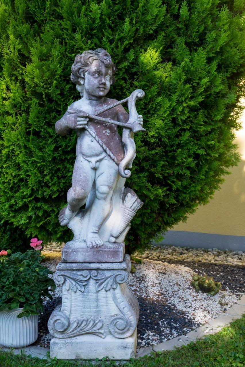 Gaestehaus Stoegmueller Asten Εξωτερικό φωτογραφία