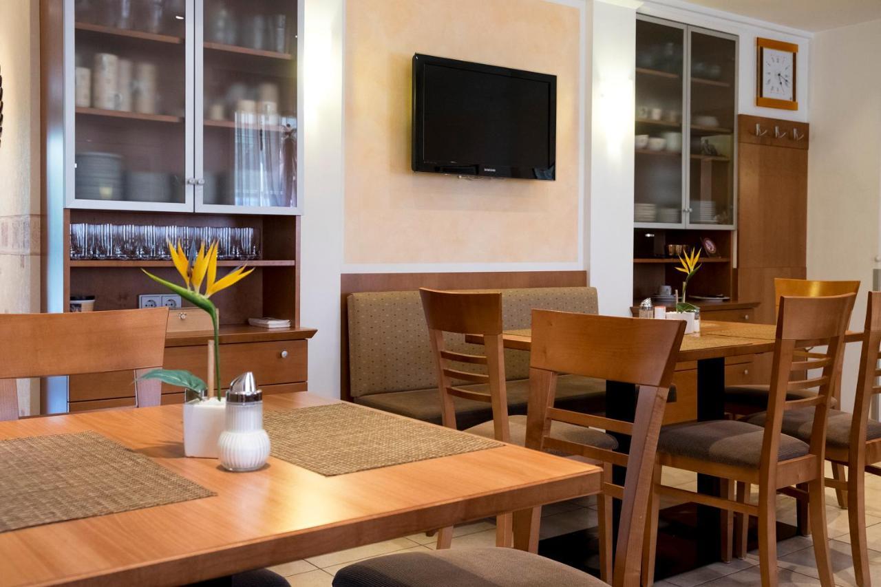 Gaestehaus Stoegmueller Asten Εξωτερικό φωτογραφία