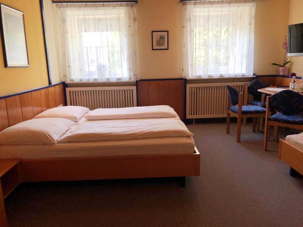 Gaestehaus Stoegmueller Asten Εξωτερικό φωτογραφία